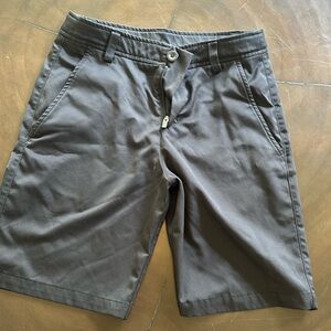 Boys under Armour shorts size M